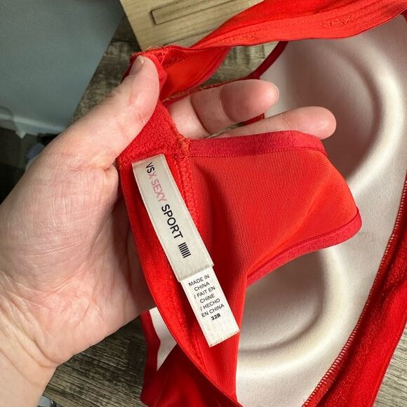VSX Women’s 32B Sexy Sport Red Sparkly Sports Bra - Picture 4 of 5